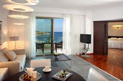 one bedroom deluxe suite sea view